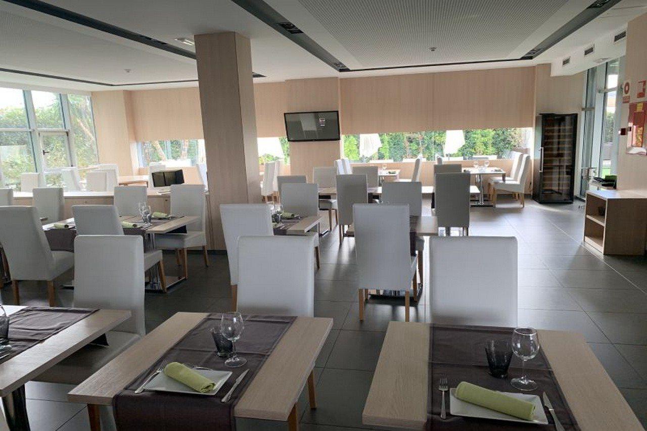 Hotel Sercotel Plana Parc Alquerias Del Nino Perdido Luaran gambar