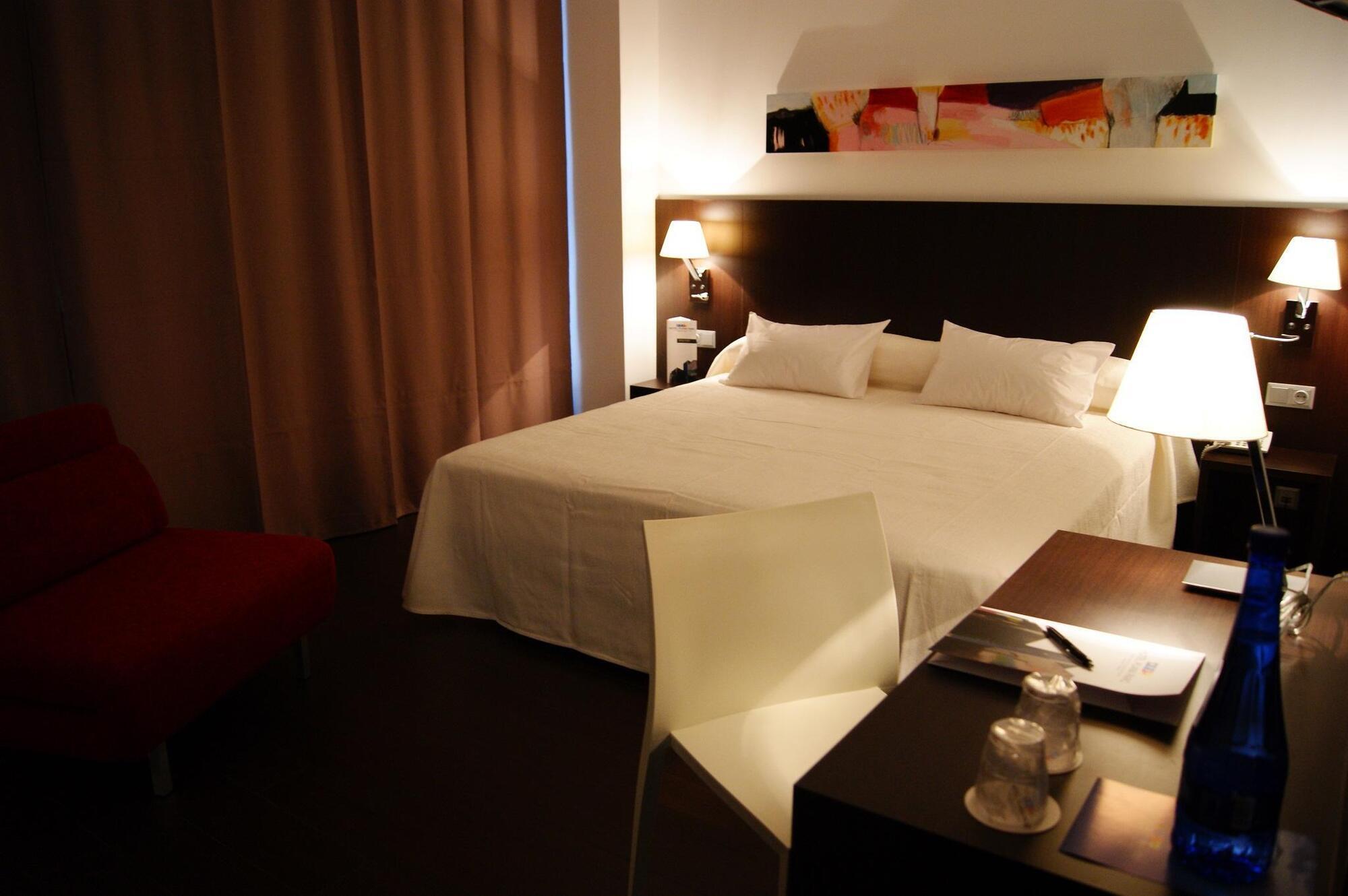 Hotel Sercotel Plana Parc Alquerias Del Nino Perdido Luaran gambar